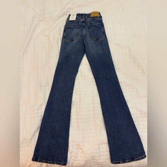 FLARE JEANS WITH A HIGH WAIST - Picture 6 of 7